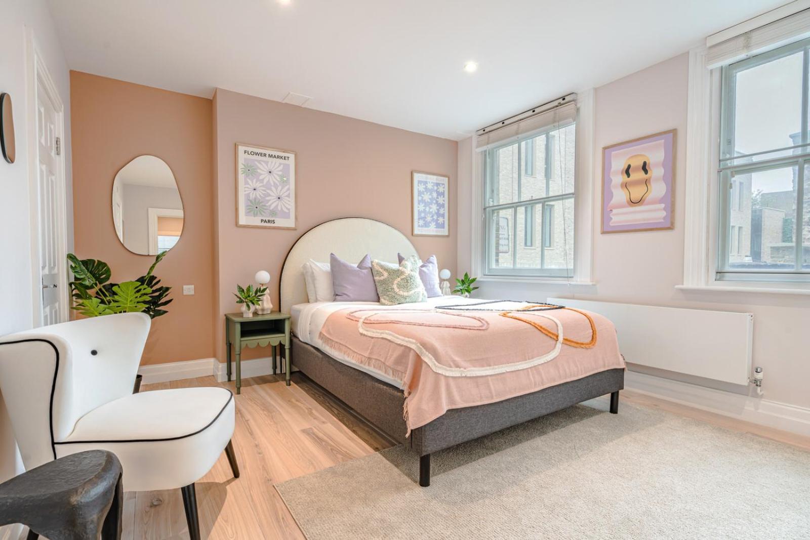 Be London - The Soho Residences Экстерьер фото